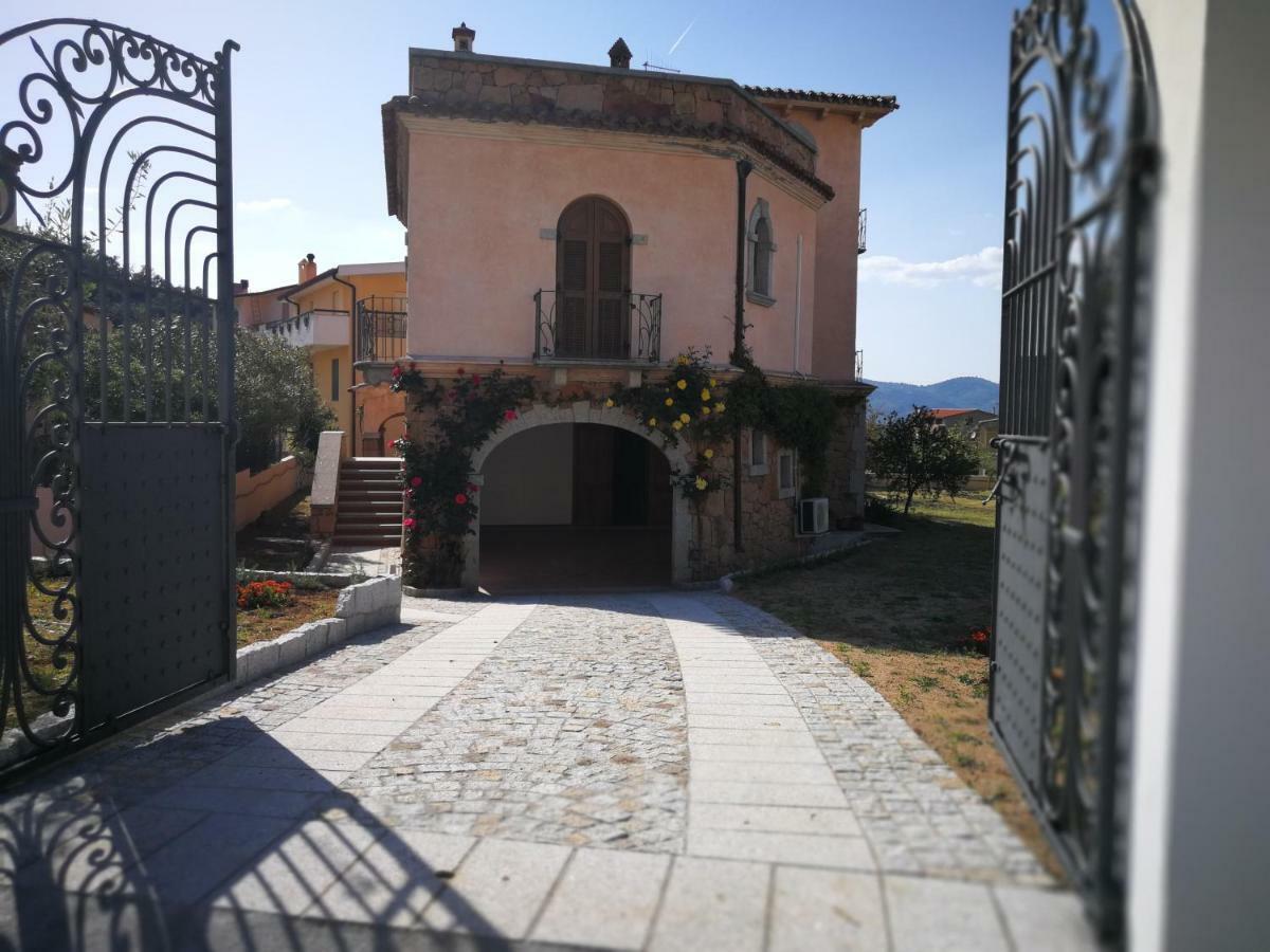 Villa Corrasi Oliena Luxury المظهر الخارجي الصورة